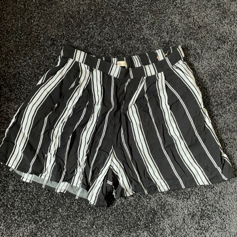Size small black and white striped hollister short